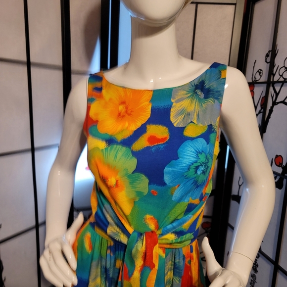 K.C. SPENCER NEW YORK  LADIES MAXI HAWAIIAN FLORAL DRESS/FRONT TIE SIZE 6 - Picture 3 of 16